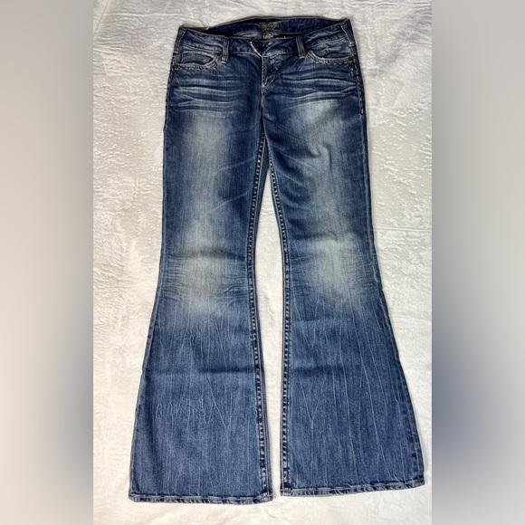 NWT SILVER JEANS Tuesday Flare 31 - Picture 3 of 7